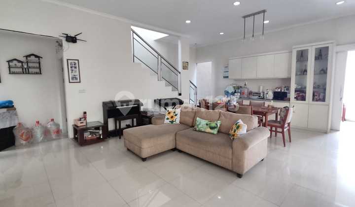 Dijual Rumah Bagus Lokasi Super Strategis di Mekar Wangi Bandung