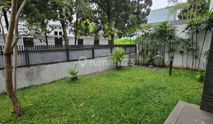 Rumah Terawat Dan Asri Semi Furnished di Setraduta Dekat Tol Pasteur Dan Rshs 2