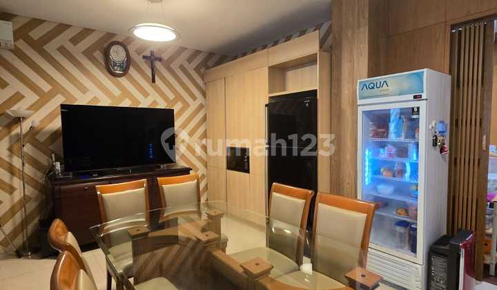 Rumah 3 Lantai Super Strategis di Sayap Riau Bandung – Luas, Cocok Untuk Ruang Usaha, Kantor 2