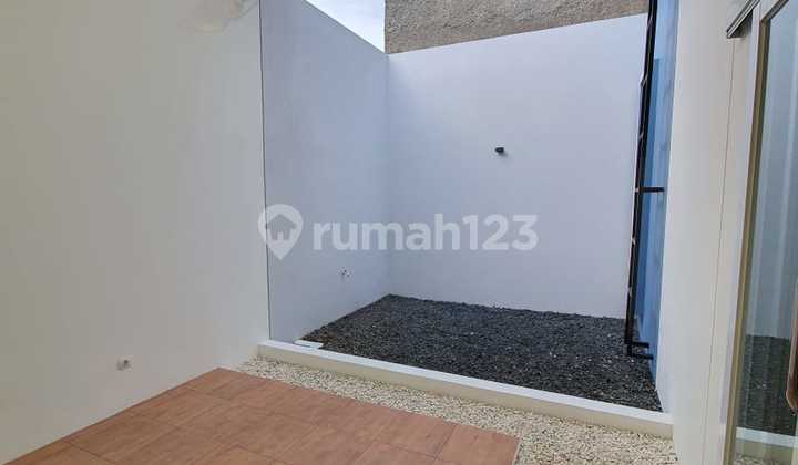 For Rent: Modern Ready-to-Occupy House in Setra Duta - Quiet & Comfortable Location 2