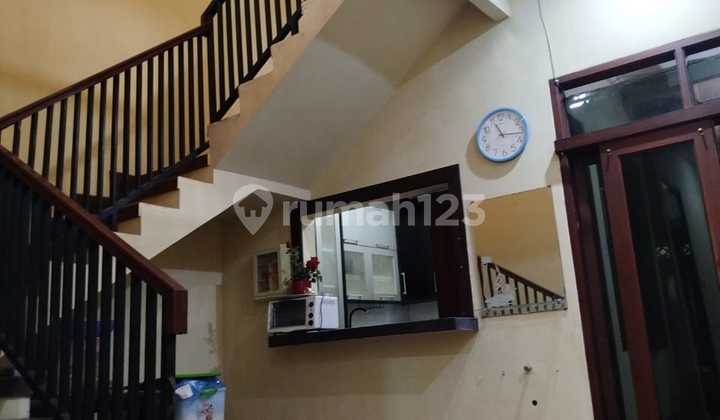 Hunian Bagus Sekali 2 Lantai Taman Puri Indah 2