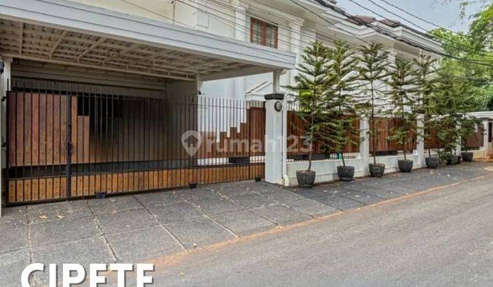 Rumah Mewah Terawat 
dalam Komplek Exclusive
cipete Jaksel 1