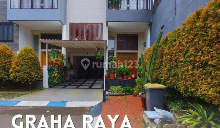 Rumah Modern Minimalist
interior Furnished
di Cluster Graha Raya 1