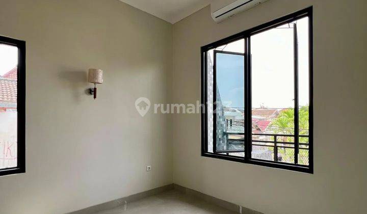 Brand New House Siap Huni 
dalam Komplek Bintaro Jaksel 2