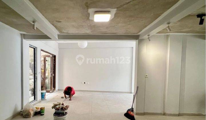 Rumah Baru Modern Minimalis
dalam Komplek Bintaro Jaksel 2