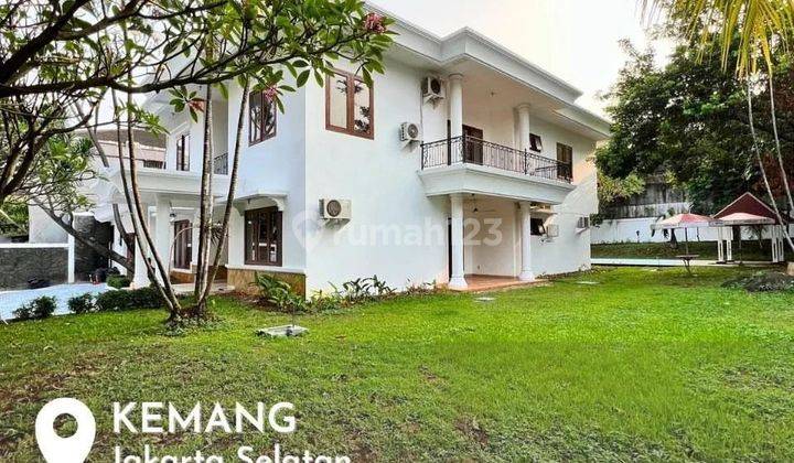 Dijual
rumah Cantik Lokasi Strategis
kemang Jakarta Selatan
 1