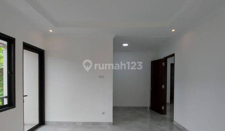 Brand New Renovated
dalam Cluster Bintaro Jaya
posisi Hook 2