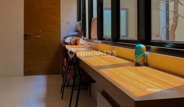 Dijual 
rumah Tropical Modern Dalam Komplek Bintaro  2