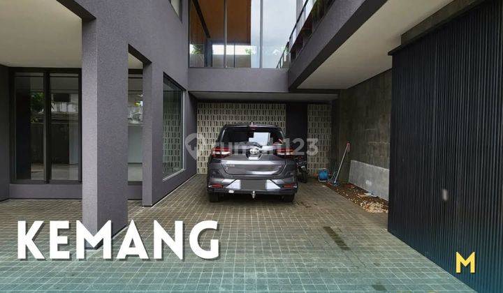 Rumah Modern Minimalis 
di Kemang Selatan Townhouse
 1