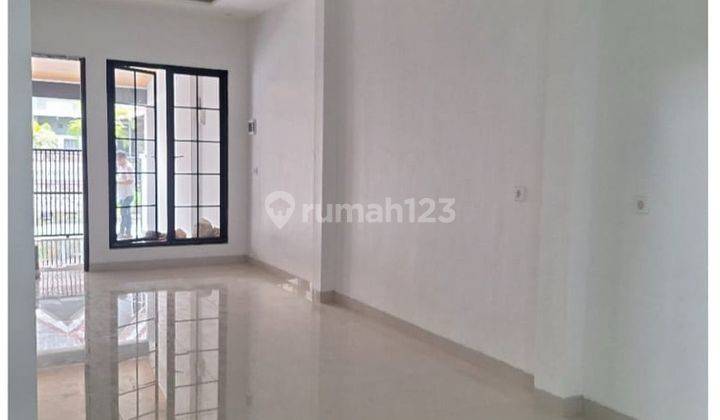 Rumah 2 Lantai, SHM Bagus di Harapan Baru Bekasi 2