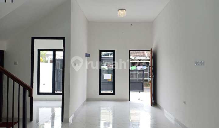 Brand New House Kencana Loka BSD City. Close to BSD Modern Market. 2