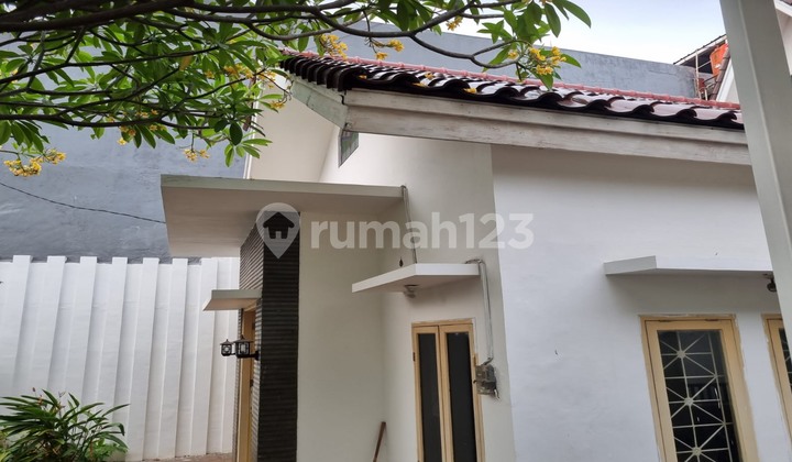 Rumah Di Villa Regency Bintaro, Lokasi Strategis 2