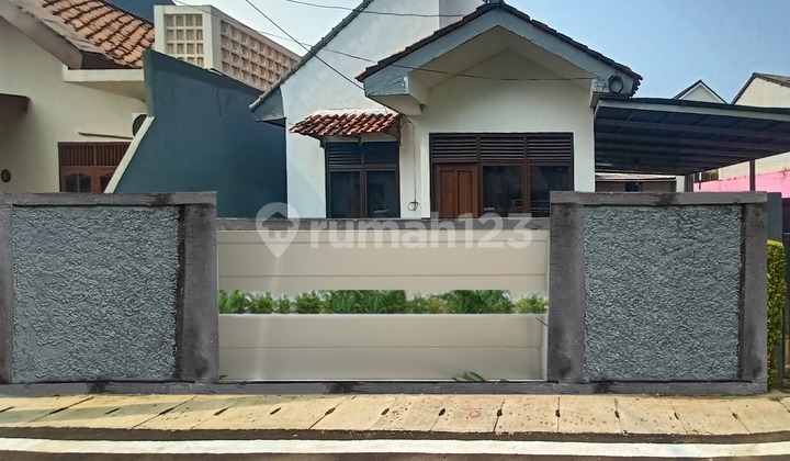 Rumah Hoek Komplek Pjmi Bintaro, Tangerang Selatan Area
