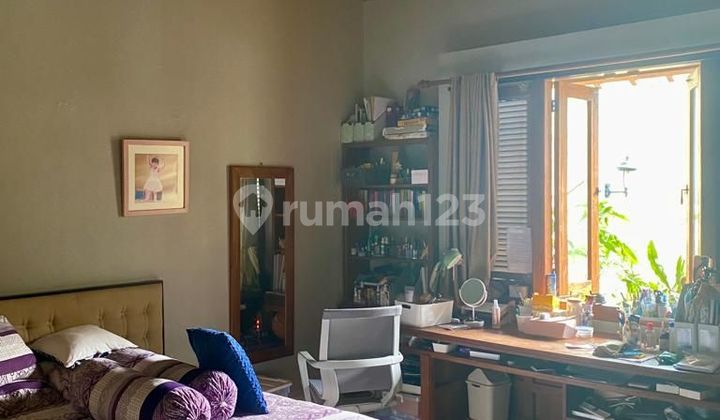 Beautiful Cinere Hill House 2