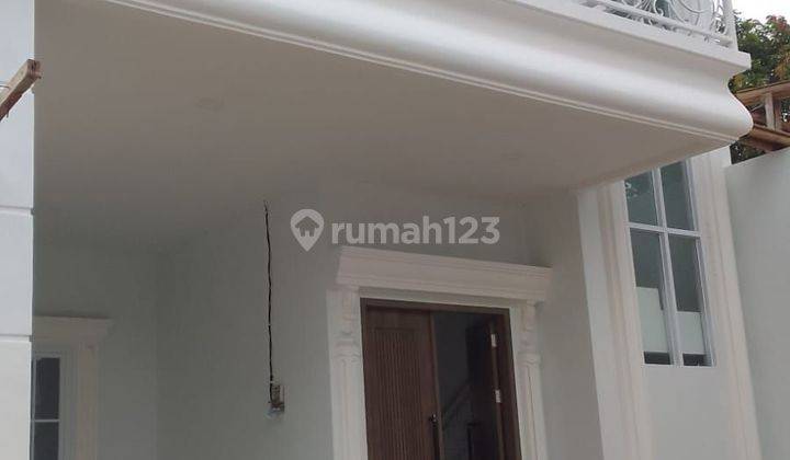 Rumah Konsep Kolonial Eropa Classic 2 Lantai Di Cikeas Bogor 1