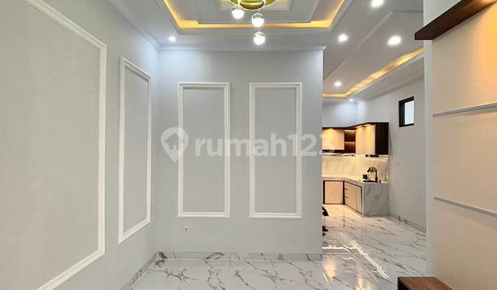 Modern Classic Luxury House in Jagakarsa Near Tb Simatupang Toll Road 2