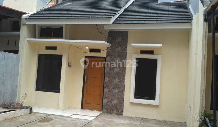 RUMAH MODERN MINIMALIS LOKASI STRATEGIS DEKAT PLAZA PONDOK GEDE