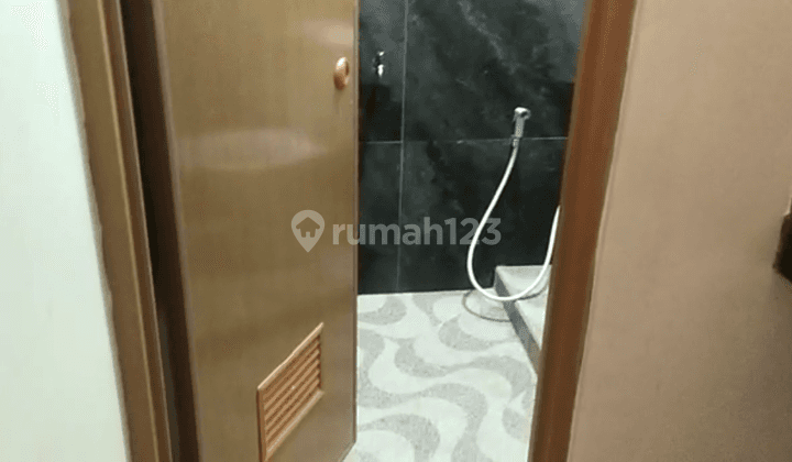 Rumah Modern Minimalis Akses Mobil Dekat Stasiun KRL Cakung