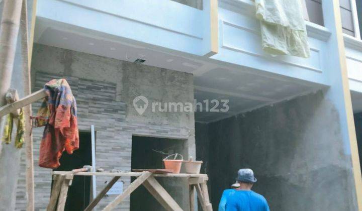 Rumah Minimalis 2 Lantai Lokasi Strategis Dekat Exit Tol Brigif 2