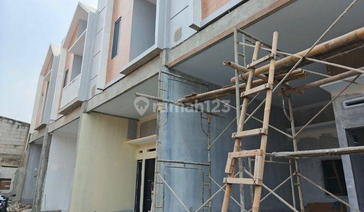 Rumah Rooftop 3 Lantai Dalam Cluster Lokasi Dekat Stasiun Cakung 2