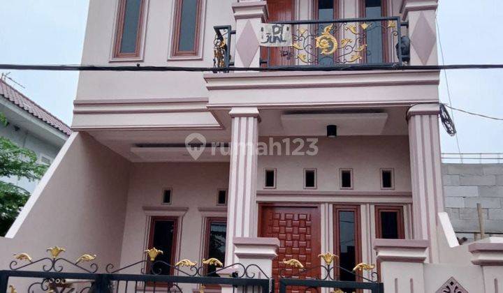 Rumah Exclusive 2 Lantai Siap Huni Lokasi Strategis Dekat TMII 1