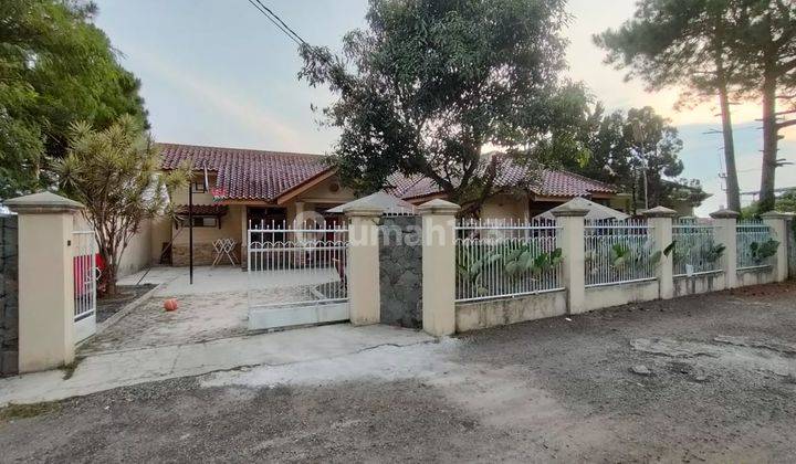 Rumah di Sayap jl. Cikutra SHM halaman luas 1