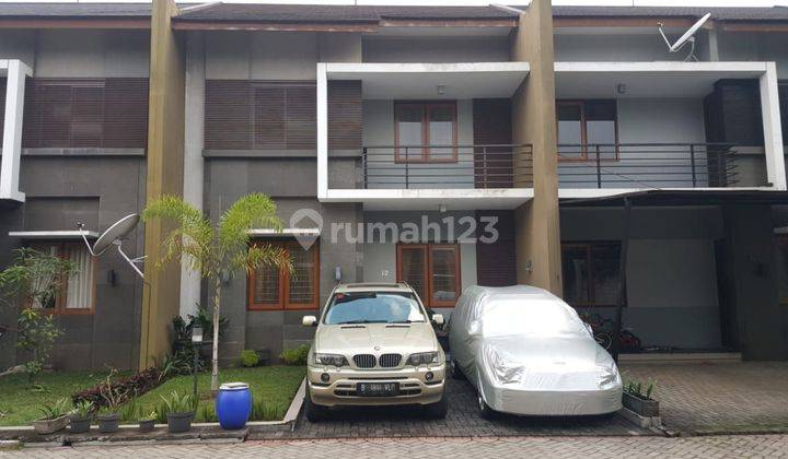 Rumah 2 Lantai SHM di setraduta 1