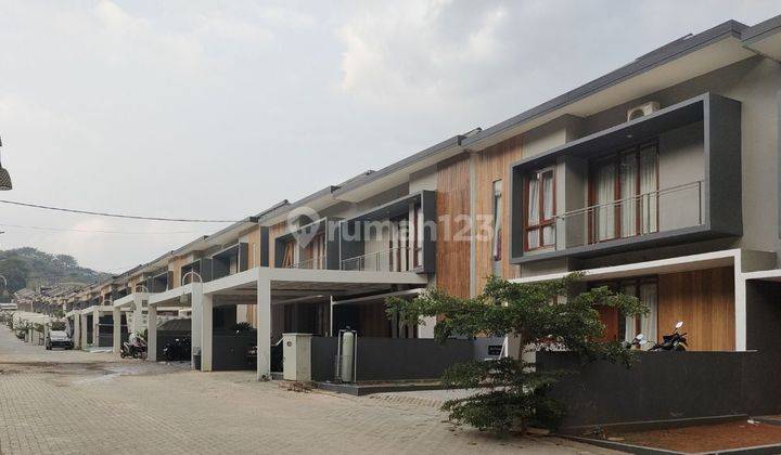 Rumah 2 Lantai SHM Baru Utara di area dago 2