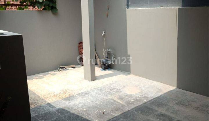 Rumah di Sarijadi 2 Lantai SHM Bagus siap huni 2