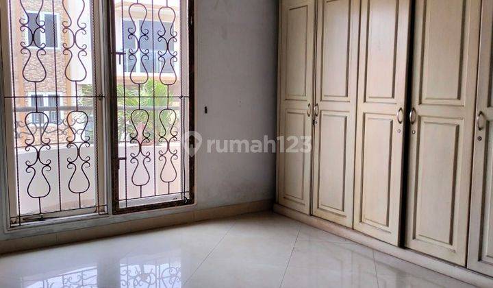 Rumah Hoek di CITRA GARDEN 2 EXT JAKARTA BARAT 2 Lantai SHM Utara 1