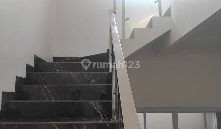 Rumah Bagus di Karawaci Tangerang, Karawaci Semi Furnished 2