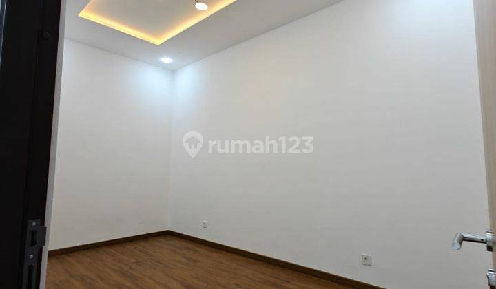 Rumah Semi Furnished Baru SHM - Sertifikat Hak Milik 2