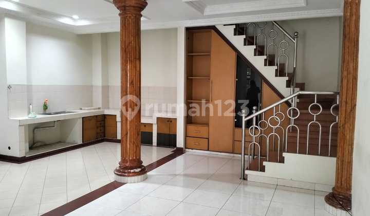 Neat House in Citra Garden West Jakarta