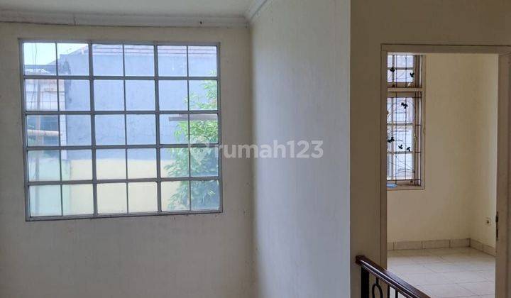 Jual rumah 2 lantai siap huni di legenda wisata  2