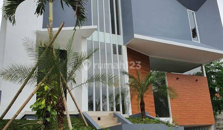 Dijual rumah 2 lantai siap huni di citra gran cibubur 1