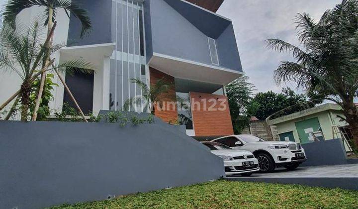 Dijual rumah 2 lantai siap huni di citra gran cibubur 2