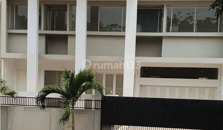 Dijual rumah 2 lantai siap huni di kota wisata cibubur 2