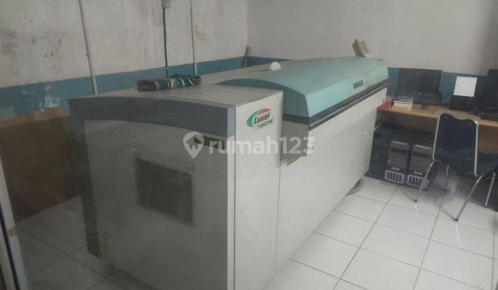 Rumah Ruang Usaha Lt 1062 M2 di Jatinegara, Jakarta Timur Murah 2