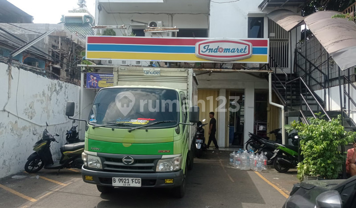 Shop House Ex Indomaret 279 sqm floor in Kemayoran, Central Jakarta Cheap Shop House Ex Indomaret 279 sqm floor in Kemayoran, Central Jakarta Cheap