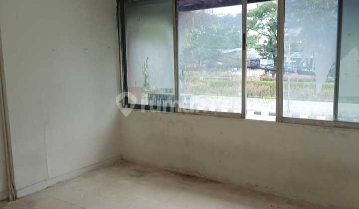 Shop house with 123 m2 land area in Kemayoran, Central Jakarta, affordable 2