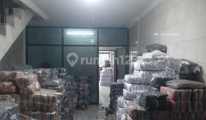 Shop house 72 m2 land area in Jembatan Lima, West Jakarta, cheap