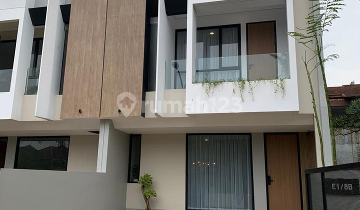 Rumah 2 Lantai Baru Dan Ekslusif Di Perumahan Sawangan, Depok, Jawa Barat