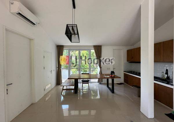 foto lainnya dijual rumah mewah hadap danau