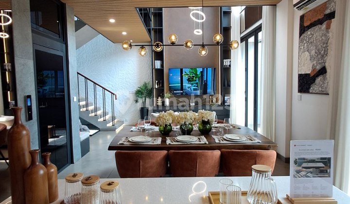 Luxurious 3-Story House With Elevator In South Jakarta 2