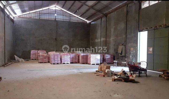 Gudang Siap Pakai Strategis Wawan 2