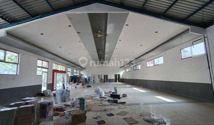 Gudang Siap Pakai Pinggir Jalan 2