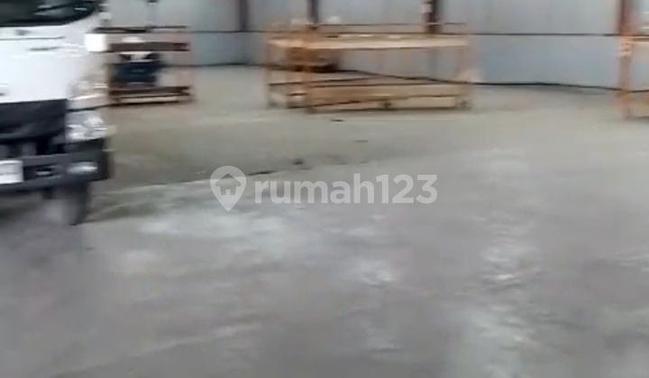 Warehouse by the roadside deddy Warehouse by the roadside deddy