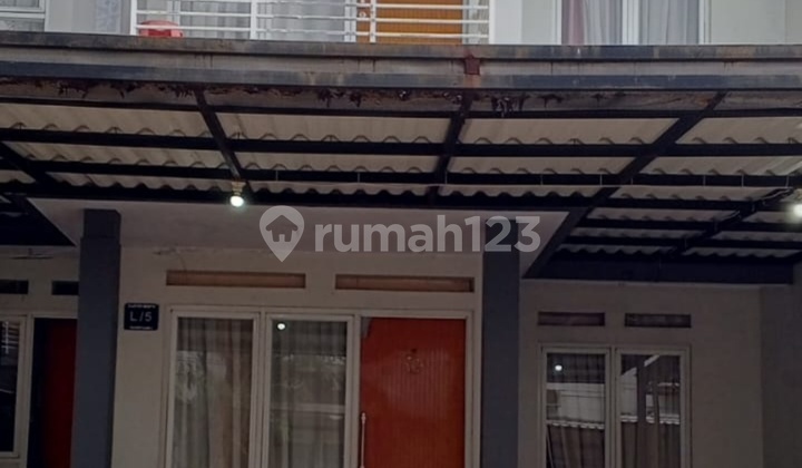 Ready-to-Occupy House by Nunung Ari