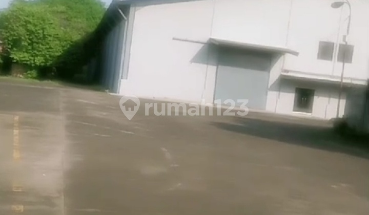 Nice warehouse fits 40-foot container Nice warehouse fits 40-foot container