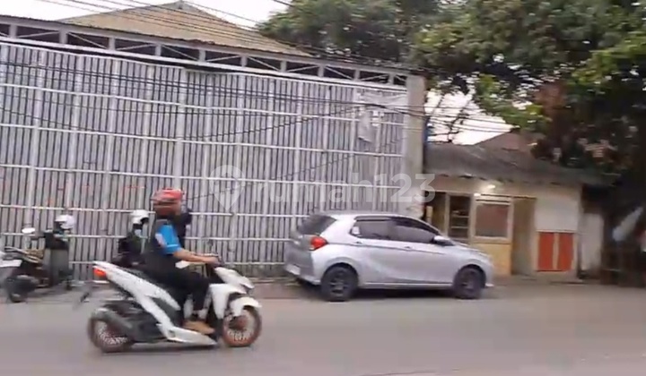 Gudang pinggir jalan jamal